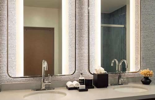 Kansas City Hotel | Origin Kansas City Riverfront, a Wyndham Hotel