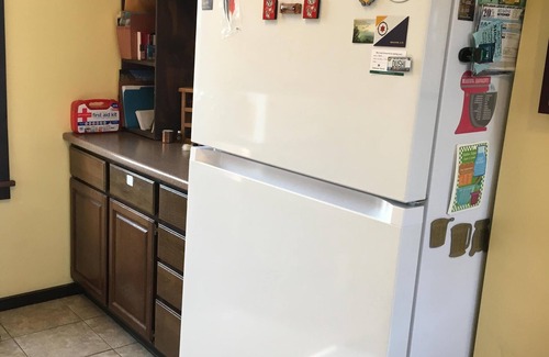 Madison House | Original cozy farmhouse homestead 2 blocks from the bike path and