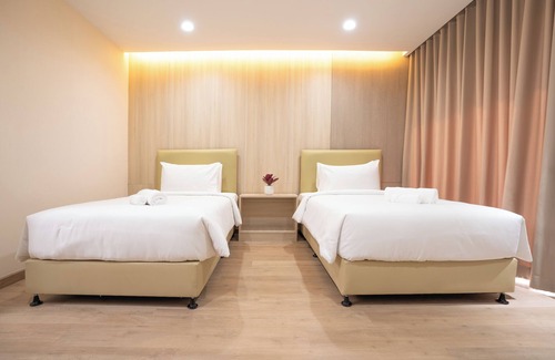 Racha Thewa Hotel | Oriole Residence