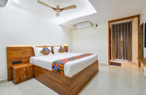 HITEC City Hotel | Oriva Srishoin - Nr TCS Deccan Park, Hitech City