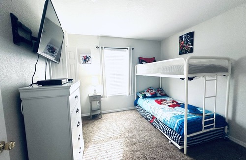 Regal Palms Resort | Orlando Lazy River Oasis with Game Room, Bar, Restaurant, Water Slide & Hot Tub