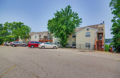 Osage Beach Apartment | Osage Beach Condo w/Private Deck & Lake Views!