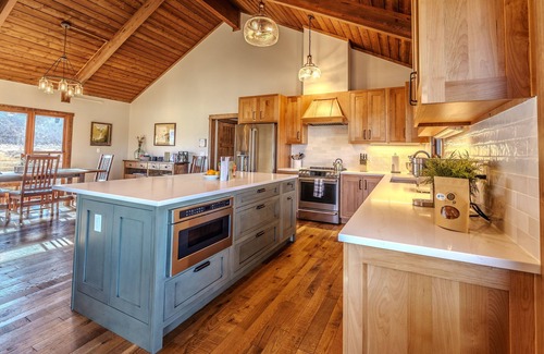 Pray House | Osprey Acres on the Yellowstone · Yellowstone River frontage home on 25 acres