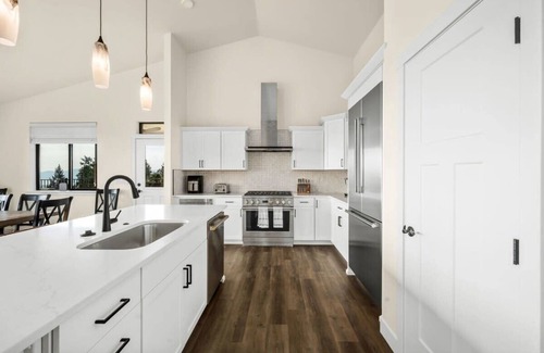 Coeur d'Alene House | Osprey Mountain Lodge | Incredible Lake Views Await You