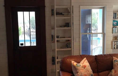 Steinhatchee Resort | Osprey Nest #42-Waterfront-Dog Friendly-Boat Slip-New Redecorated