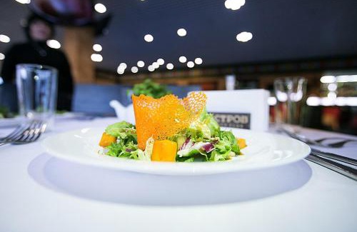 Dnipropetrovsk Oblast Hotel | Ostrov River Club