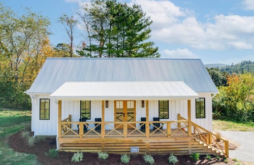 Dillard Cottage | Otis Cottage at Julep Farms