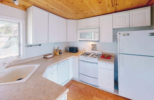 Ottertail Cabin | Ottertail Lakefront 3BR. Boat lift. Cozy. Awesome!