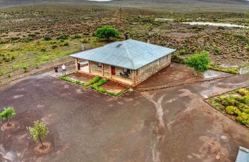 Karoo Hoogland House | Oupoort Eco & Guest Farm - Sutherland - Middelpos