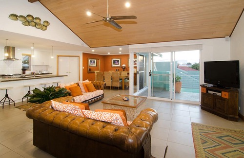 Geographe House | OUR BEACH SHACK- Ultimate beachfront location