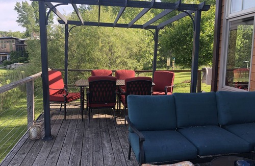 Cascade Cabin | Our Cabin rentals will open again for 2023. Book your dates now.