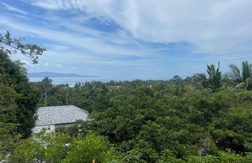 Ko Pha-ngan House | Our Jungle Rock House. A unique 2 bedroom pool villa built amongst granite rocks
