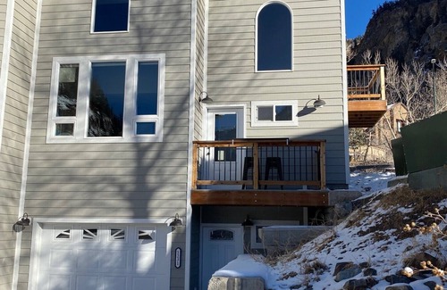 Ouray House | Ouray, CO Closest Townhome to Hot Springs Pool, Park, Trails