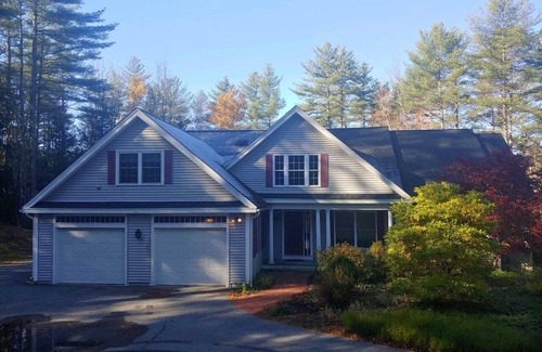 New London House | Outdoor family fun on beautiful Messer Pond - 11 miles from Mt Sunapee!