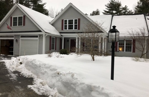 New London House | Outdoor family fun on beautiful Messer Pond - 11 miles from Mt Sunapee!