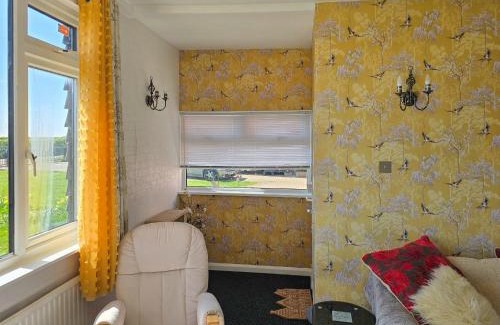 Brightlingsea House | Outer Reach Cottage