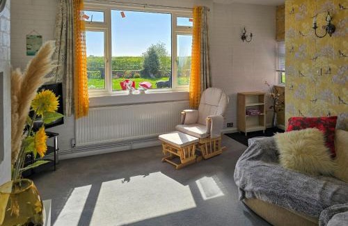 Brightlingsea House | Outer Reach Cottage