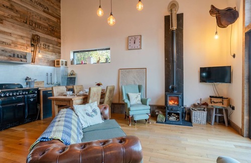 Westbrook Court Cottage | Outshot Barn - sleeps 4 guests in 2 bedrooms, Hay-on-Wye