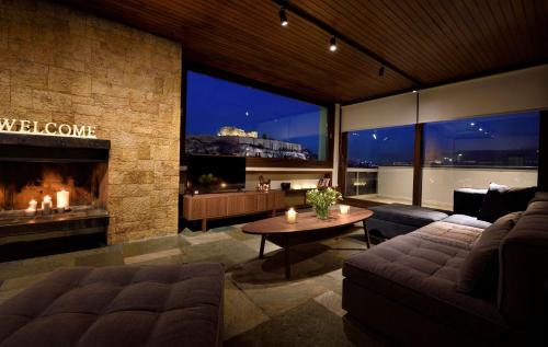 Anafiotika Villa | Outstanding Athens Apartment Karyatis Luxury Maisonette 3 Bedrooms Stunning View Of The Acropolis
