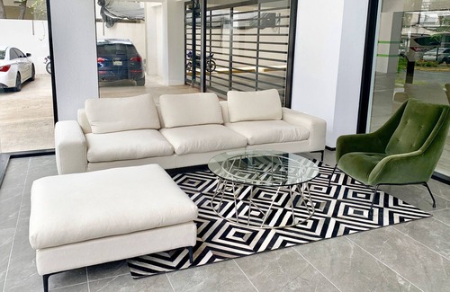 La Julia Condo | OUTSTANDING NEW APARTMENT WITH POOL AND GYM