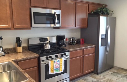 Racine House | Outstanding! Professionally Cleaned, Self Check In - Sleeps 14