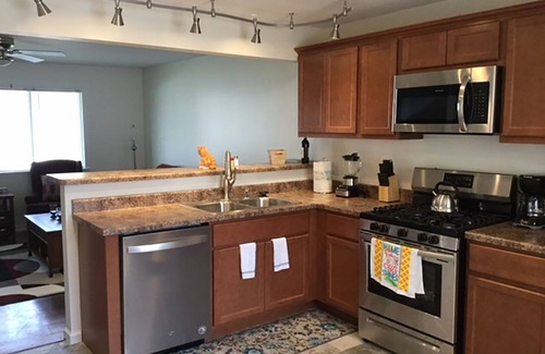 Racine House | Outstanding! Professionally Cleaned, Self Check In - Sleeps 14