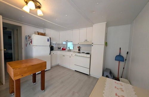 Sarasota Apartment | Over 55+ Active Community in Tri-Par Estates