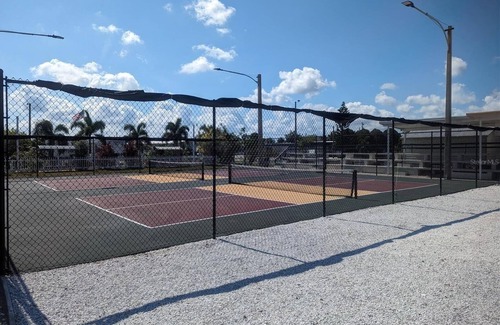 Sarasota Apartment | Over 55+ Active Community in Tri-Par Estates