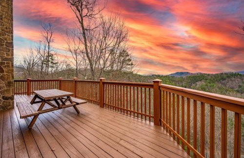 Pigeon Forge House | OVER THE MOUNTAIN - Smoky Mountain View Cabin