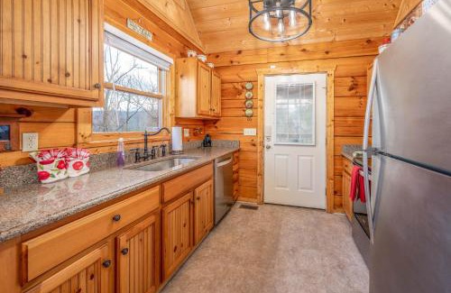 Pigeon Forge House | OVER THE MOUNTAIN - Smoky Mountain View Cabin