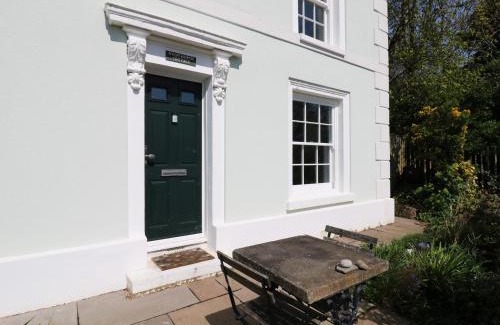 Hythe House | Overchurch