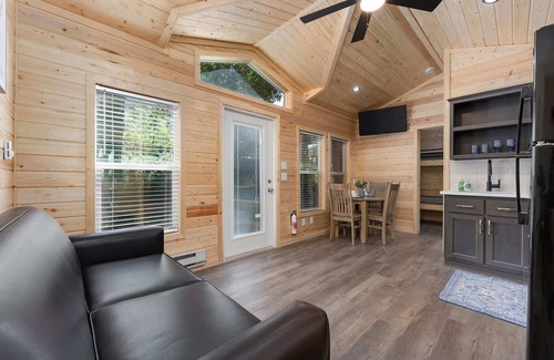 Kernville Cabin | Overlook Cabin at KRS Camp James (Cabin 27)