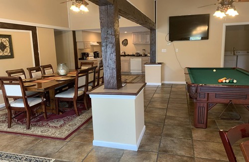 Avoca House | *Overlook, Hidden Gem + Large Deck for Entertaining Friends & Family