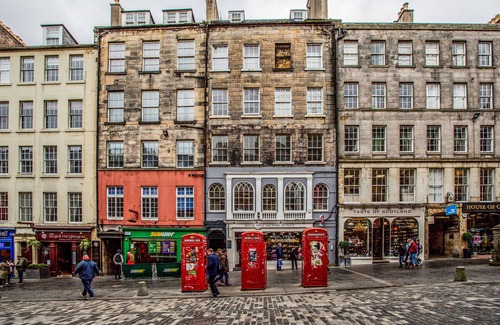 Old Town Apartment | Overlooks historic Royal Mile , 166 High Street, Old Town. City Centre