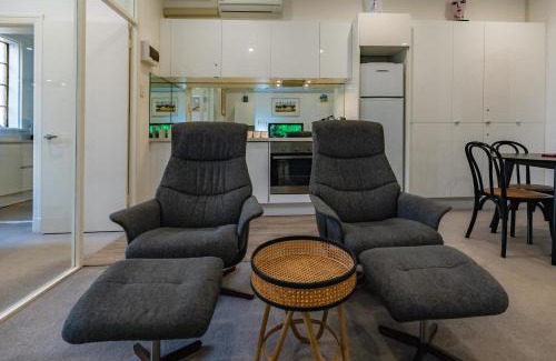 Kings Cross Apartment | Oversized Potts Point Studio