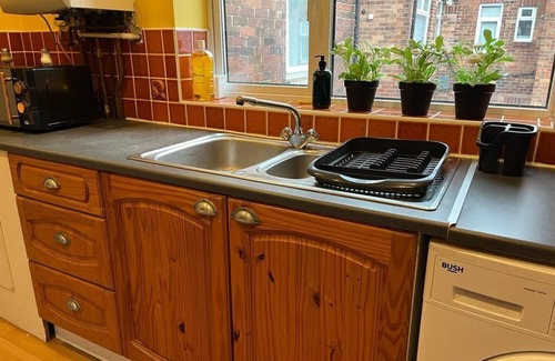 Newcastle-upon-Tyne Apartment | Ovington Grove 2 free parking, 5 min from city centre