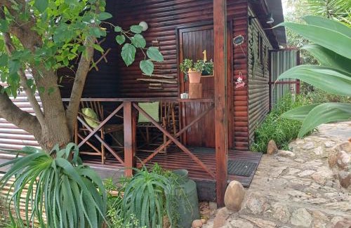 Oudtshoorn Apartment | Owl's Den 1