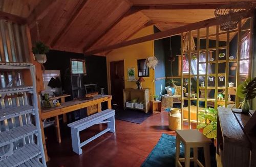 Oudtshoorn Apartment | Owl's Den 1