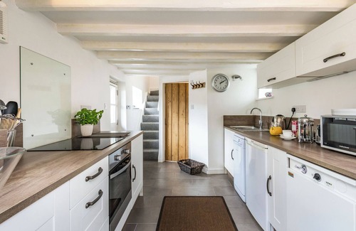 Scawton Cottage | OWL'S NEST, with open fire in Brandsby