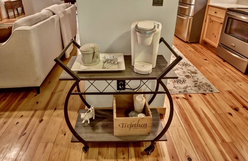 Ellijay Cabin | Owl's Rest - with Hot Tub - Delightful Cabin Blue Ridge and Ellijay