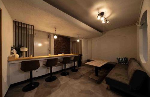 Gifu Apartment | oyadoya gifu kinryu 岐阜駅徒歩10分 デザイナーホテル 大人数貸切 最大7名 駐車場2台有り