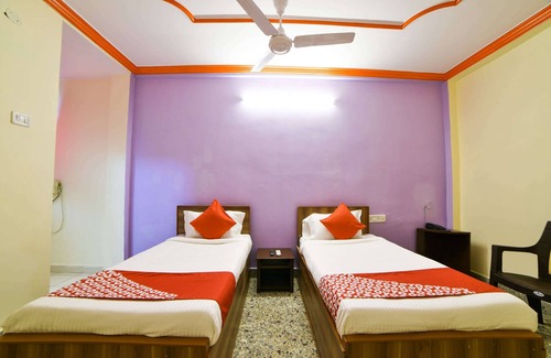 Warangal Hotel | OYO 17316 Radika Residency