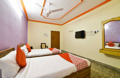 Warangal Hotel | OYO 17316 Radika Residency