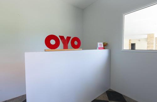 Imam Bonjol Hotel | OYO 1949 Vrindavan Residence