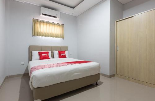 Imam Bonjol Hotel | OYO 1949 Vrindavan Residence