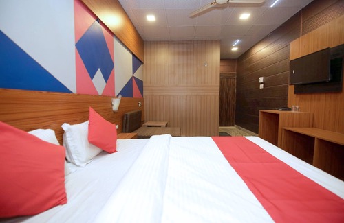 Jabalpur Hotel | OYO 29245 Hotel E Square