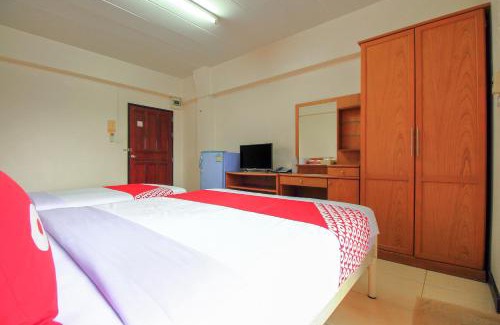 Racha Thewa Hotel | OYO 376 Ok Home Airport