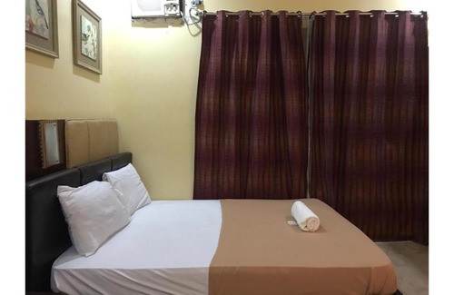 Poblacion Hotel | OYO 762 Laurien Hotel