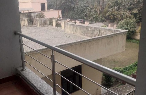 Auraiya Hotel | OYO 80788 Bluemoon Hotel