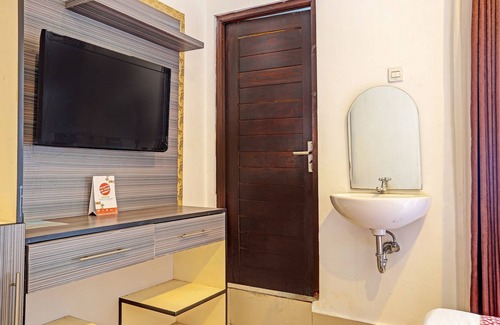 Teuku Umar Hotel | OYO 91204 Napura Homestay